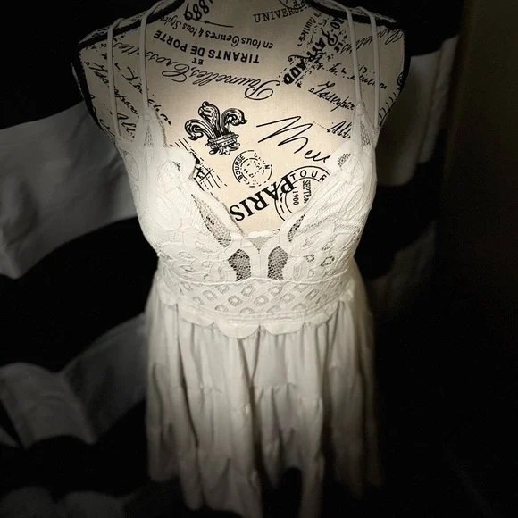 ZENANA: White Flowy Tank Top • Size: 2X • New without Tags - Picture 6 of 6